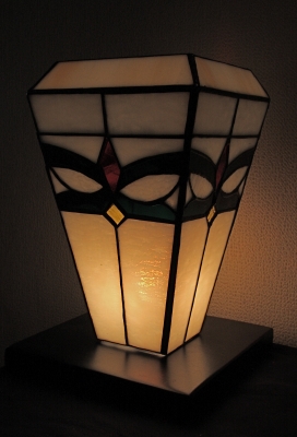 ステンドグラス　ランプ
