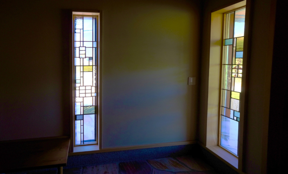 群馬県／無彩色のシンプルな窓 のアイキャッチ画像
