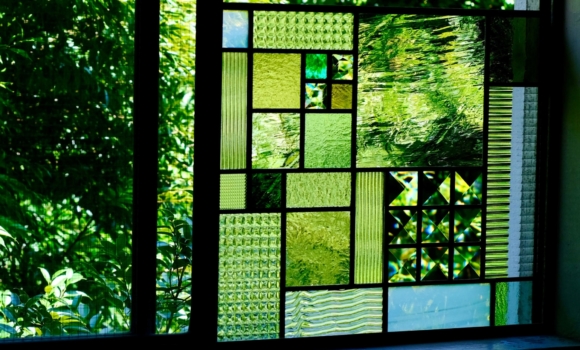 シンプルなステンドグラス/愛知県 のアイキャッチ画像
