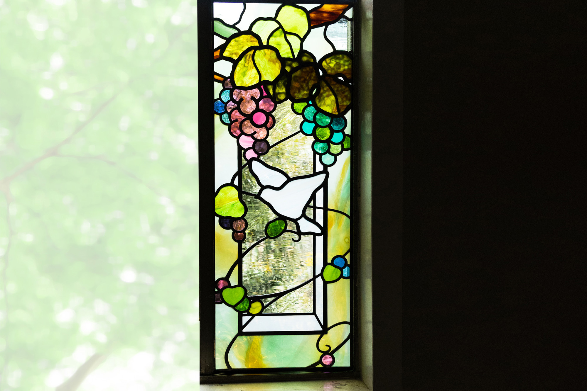 ハトとブドウのステンドグラス／日光市 のアイキャッチ画像