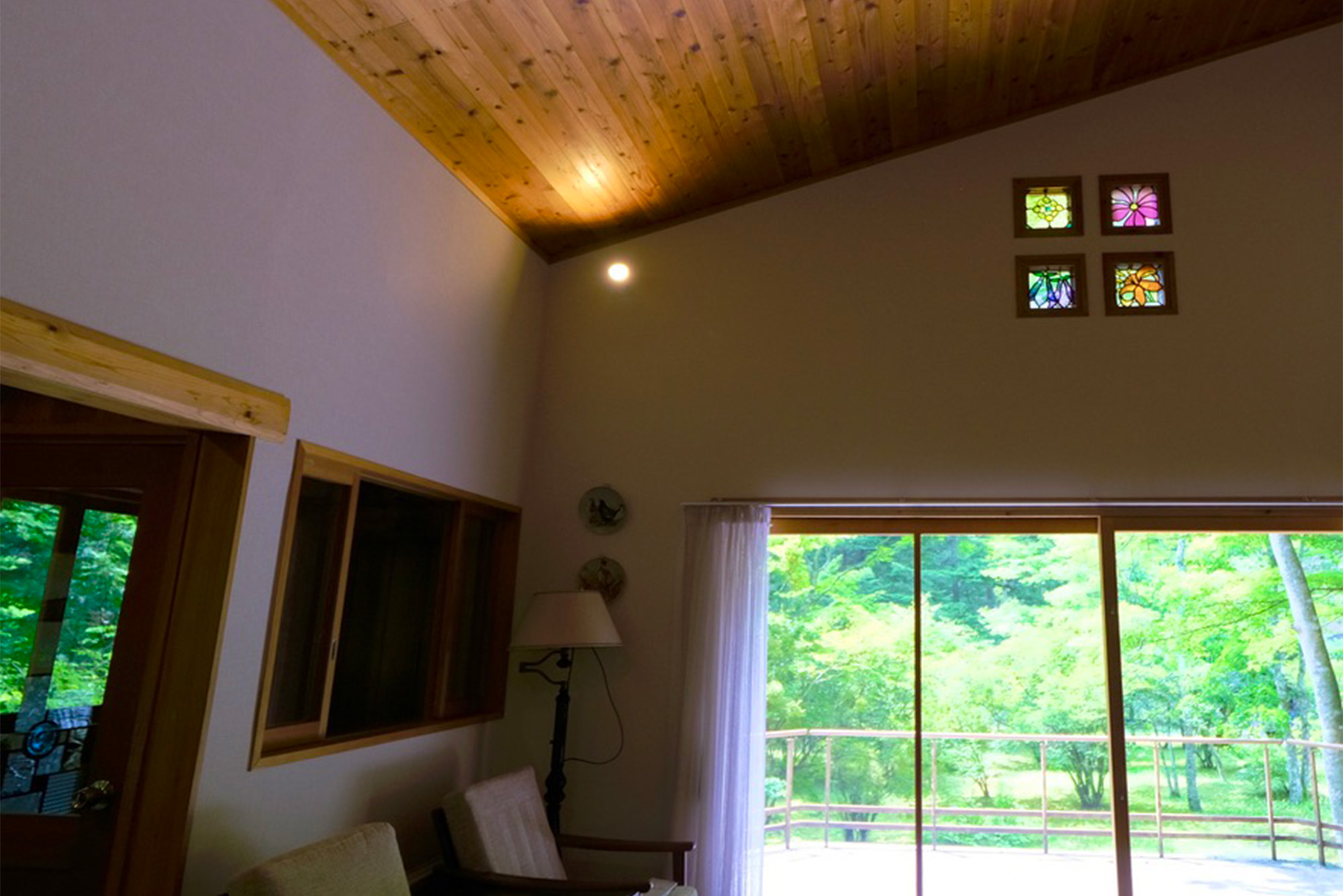 旧軽に咲く花のステンドグラス。 のアイキャッチ画像