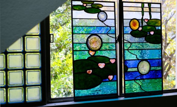 睡蓮のステンドグラス/山口県 のアイキャッチ画像